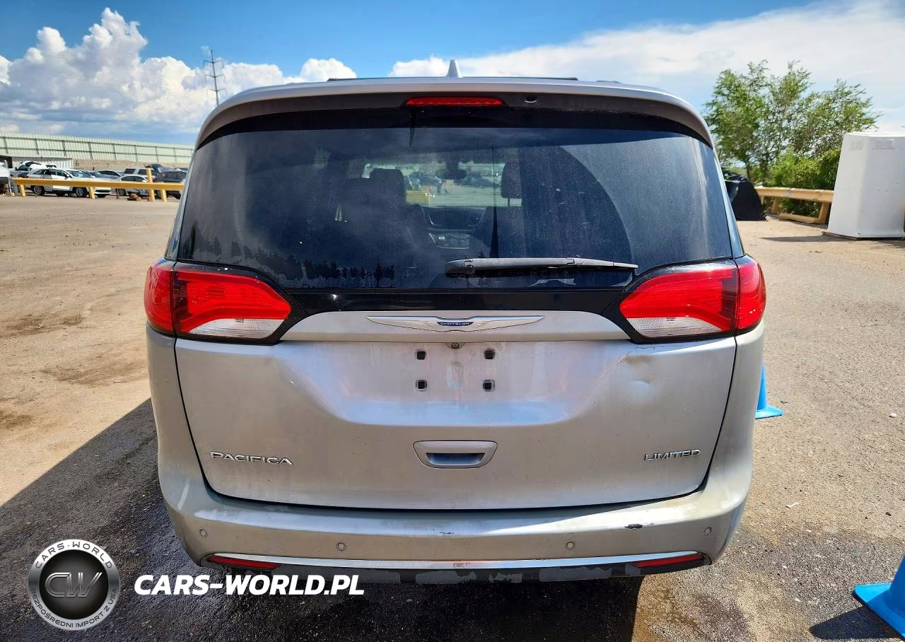 2018 Chrysler Pacifica Limited VIN:2C4RC1GG4JR272145 - 6