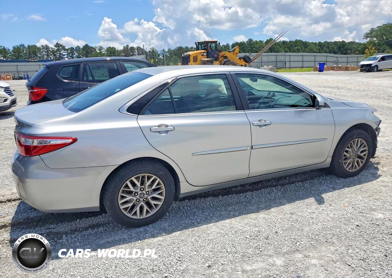 2017 Toyota Camry Le VIN:4T1BF1FK8HU381456 - 3