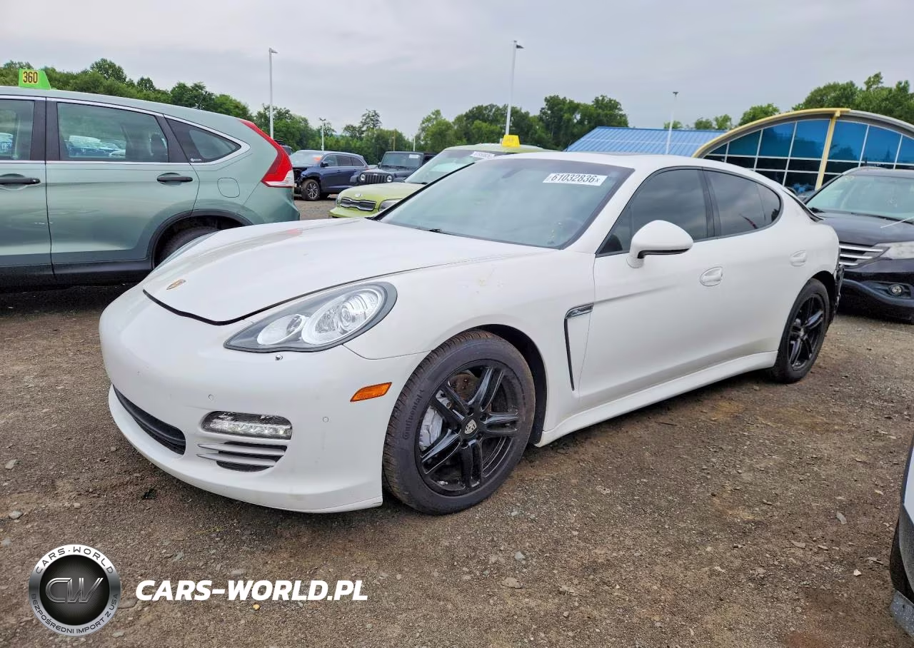 2012 Porsche Panamera 2