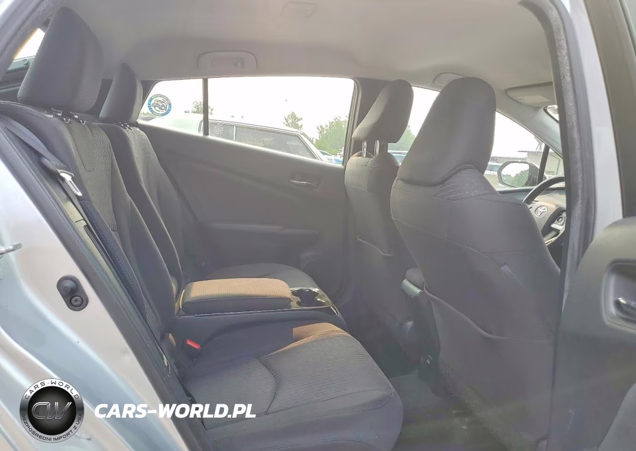 2018 Toyota Prius Prime Plus VIN:JTDKARFP8J3077469 - 10