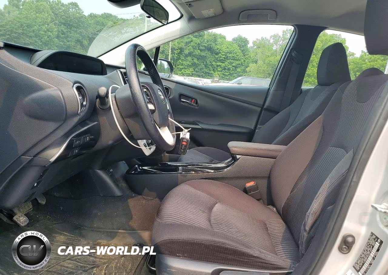 2018 Toyota Prius Prime Plus VIN:JTDKARFP8J3077469 - 7