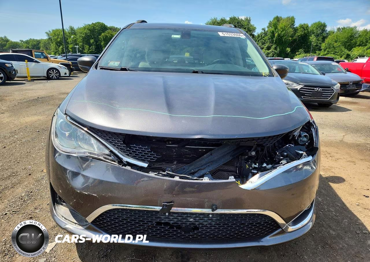 2018 Chrysler Pacifica Touring L VIN:2C4RC1BG2JR194195 - 5