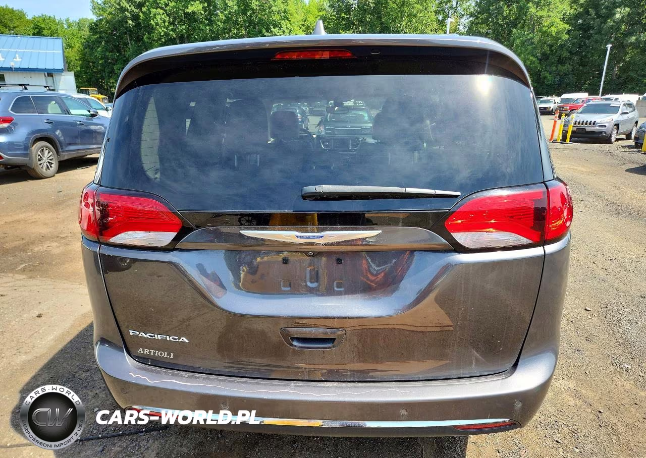 2018 Chrysler Pacifica Touring L VIN:2C4RC1BG2JR194195 - 6