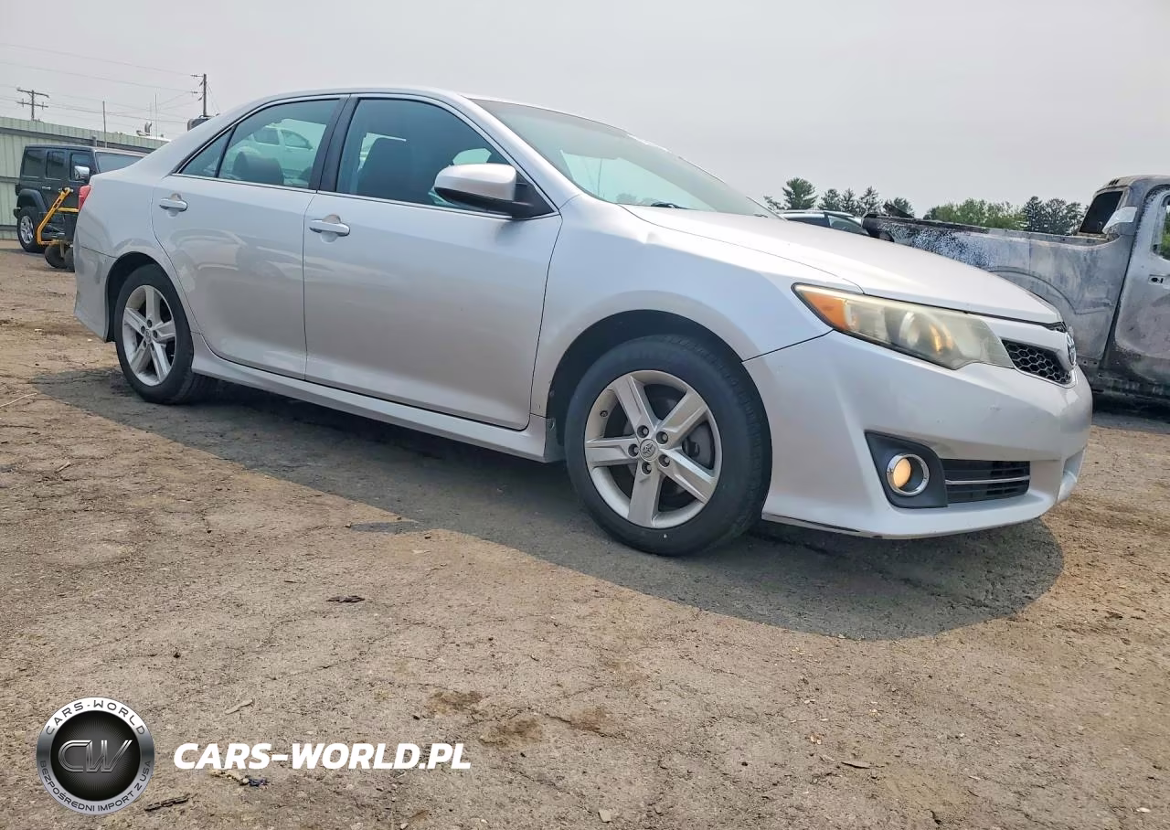 2014 Toyota Camry Se VIN:4T1BF1FK8EU840898 - 4