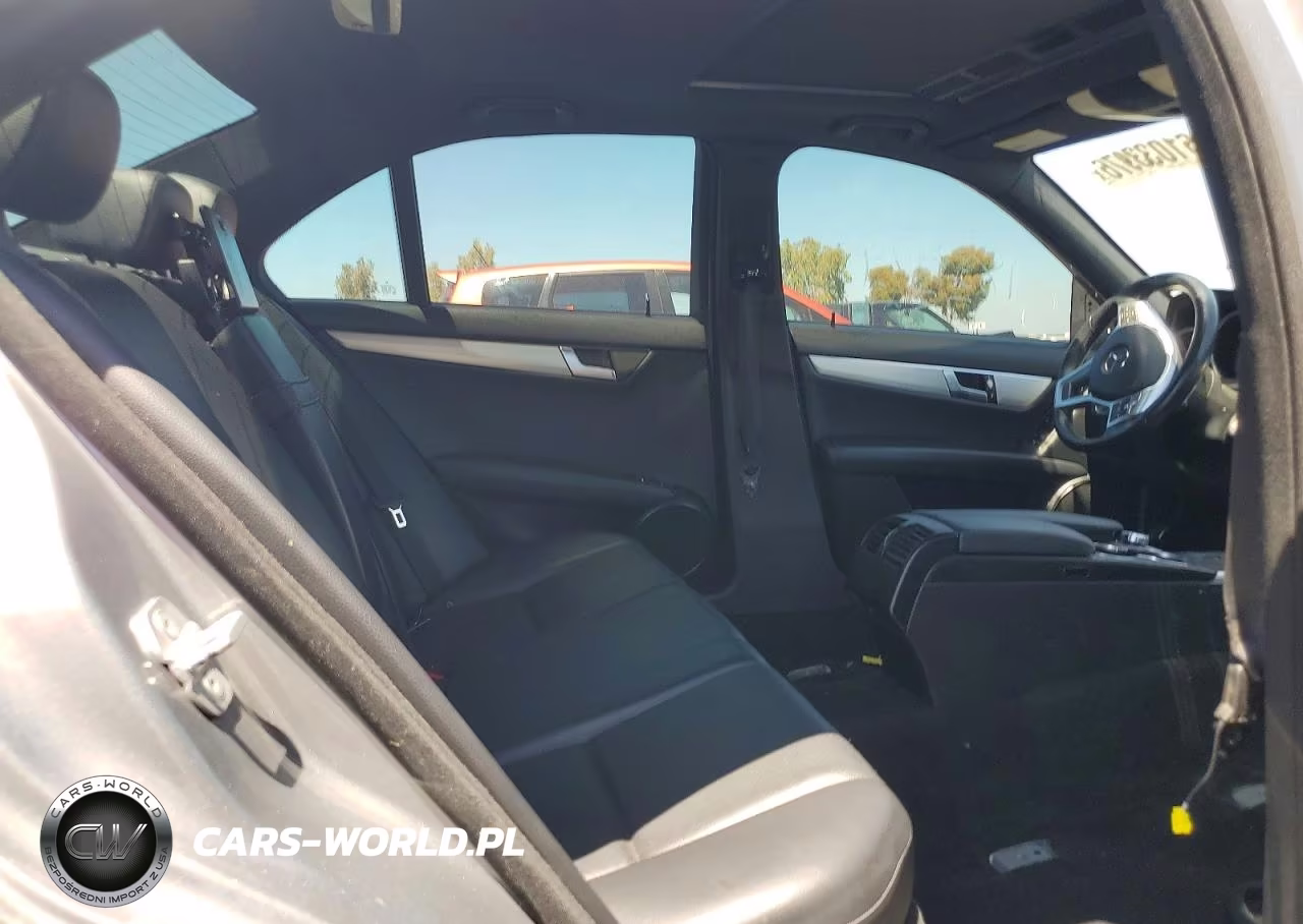 2012 Mercedes-Benz C 250 VIN:WDDGF4HB8CR233852 - 10