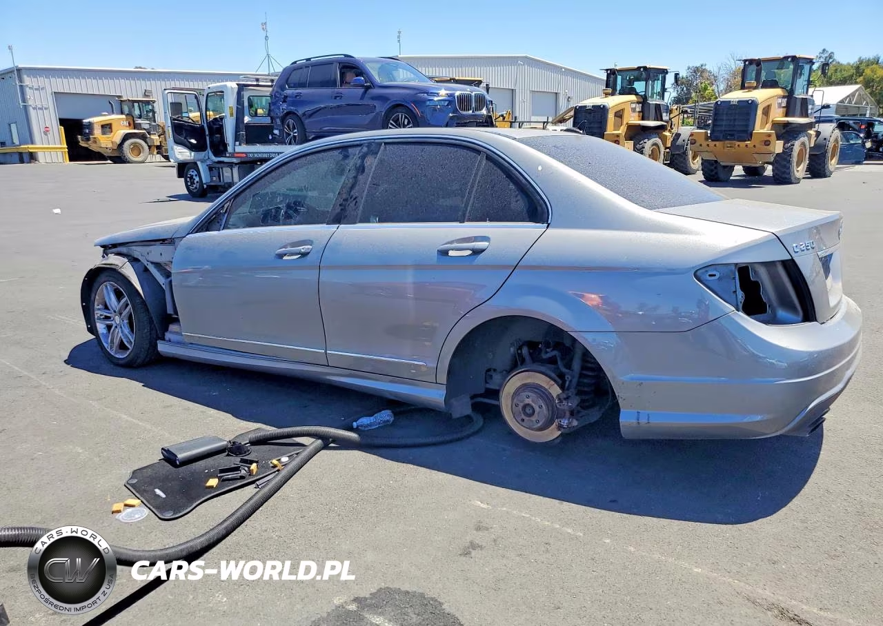 2012 Mercedes-Benz C 250 VIN:WDDGF4HB8CR233852 - 2