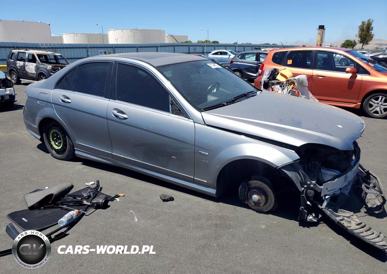 2012 Mercedes-Benz C 250 VIN:WDDGF4HB8CR233852 - 4
