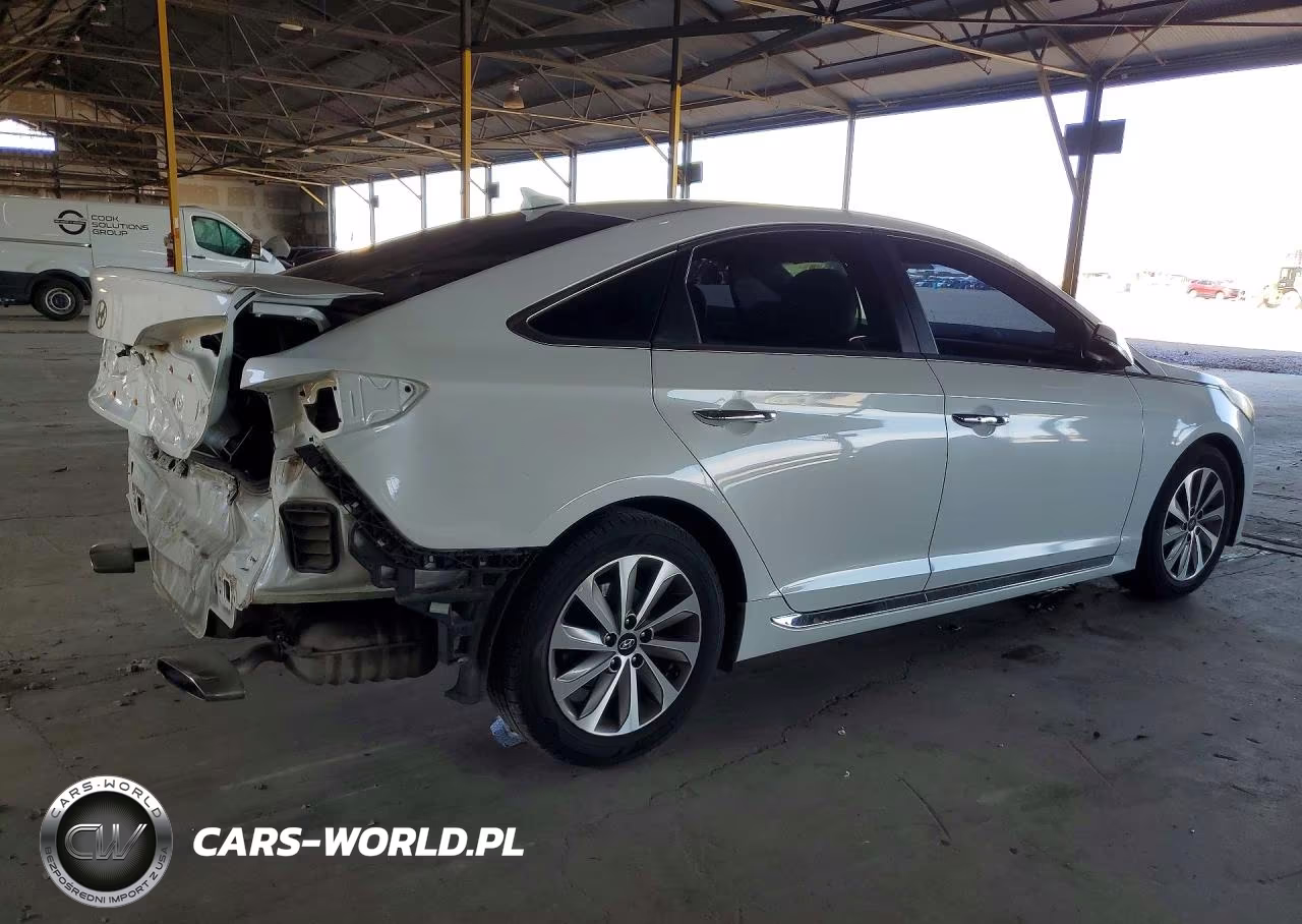 2017 Hyundai Sonata Sport VIN:5NPE34AF9HH596165 - 3
