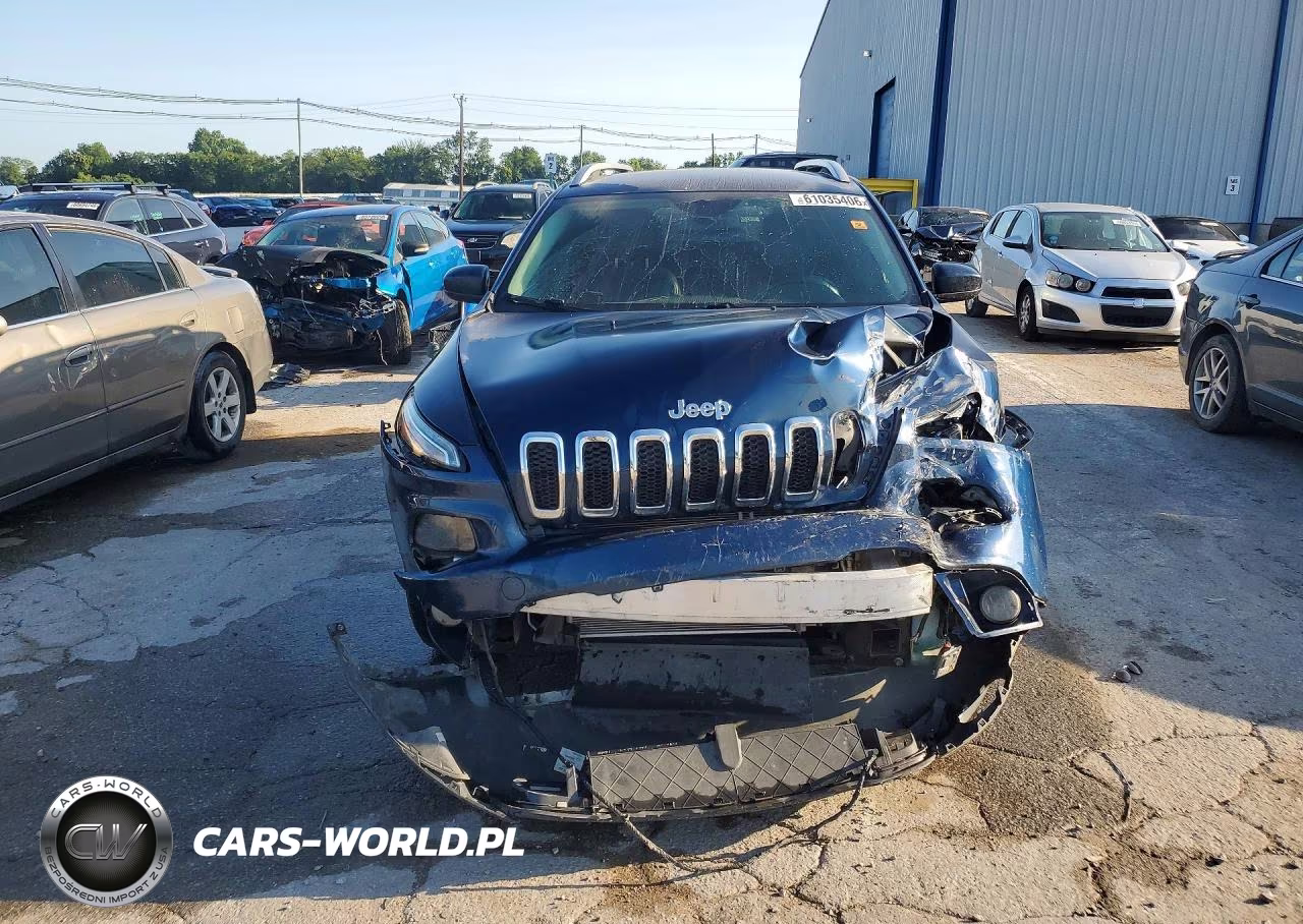 2018 Jeep Cherokee Latitude Plus VIN:1C4PJLLB3JD584284 - 5