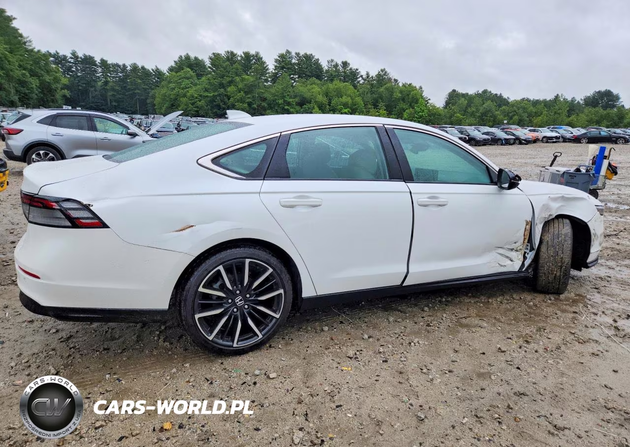 2023 Honda Accord Touring Hybrid VIN:1HGCY2F88PA007329 - 3