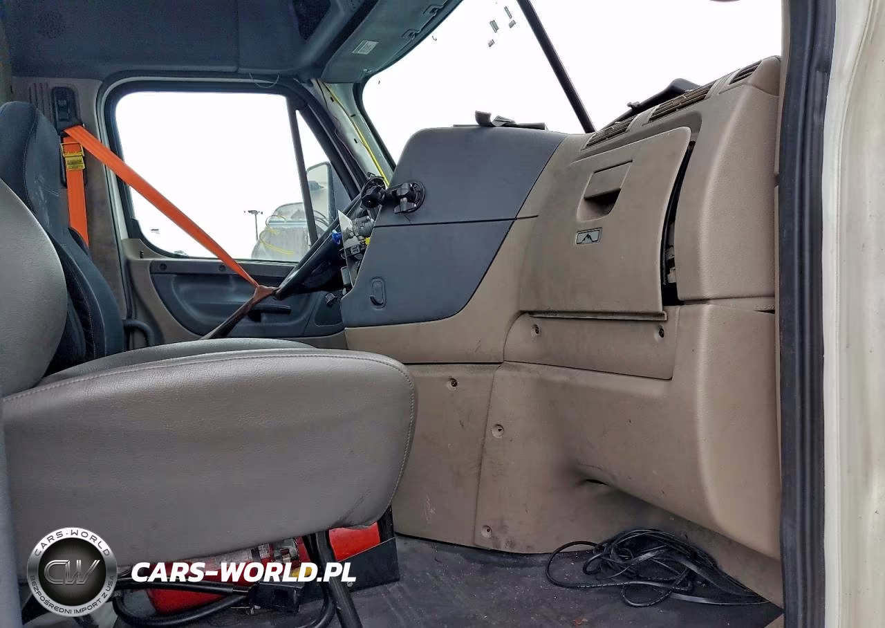 2017 Freightliner Cascadia 113 Semi Truck VIN:3AKBGADV5HSJD0486 - 5