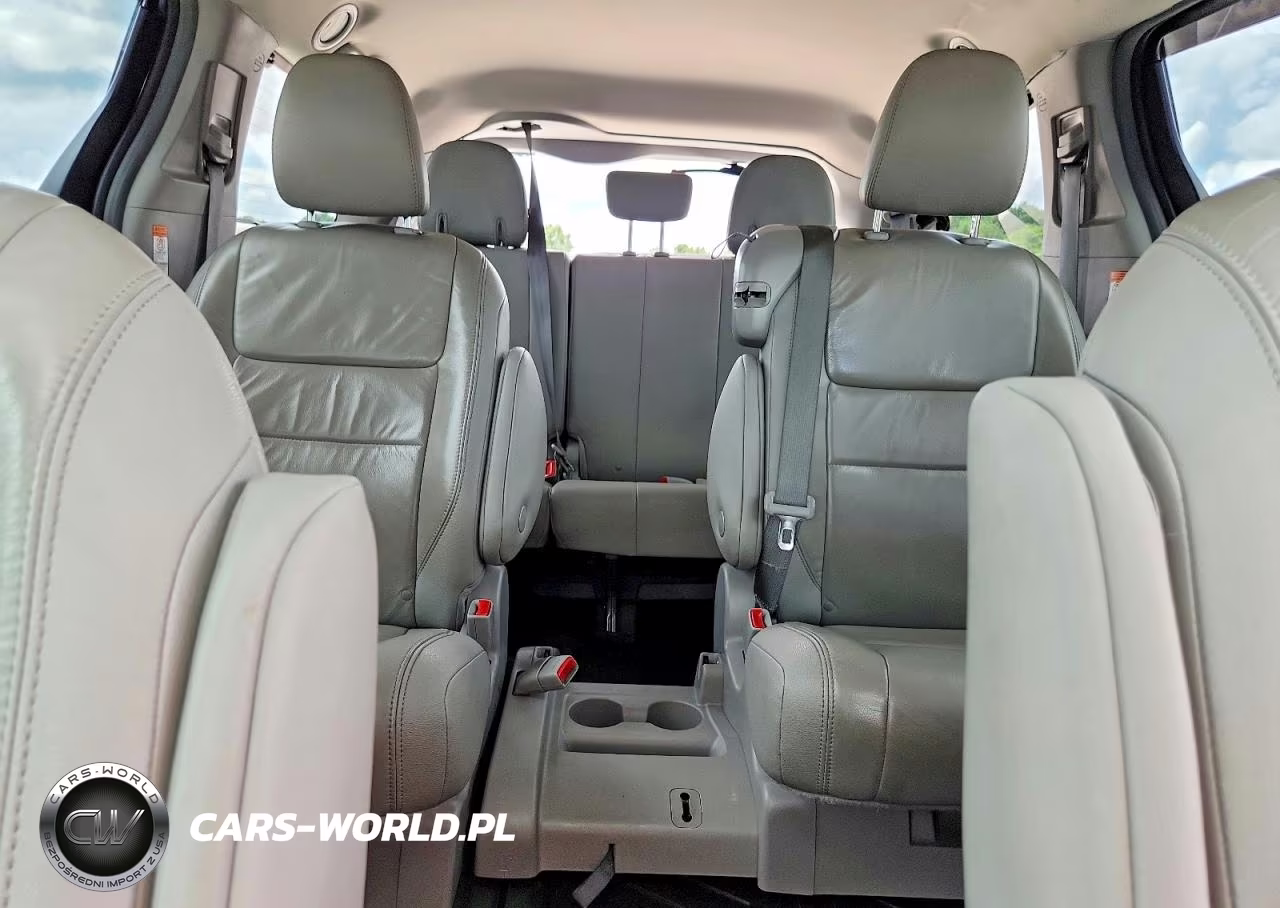 2018 Toyota Sienna Xle 8-Passenger VIN:5TDYZ3DC3JS952116 - 10