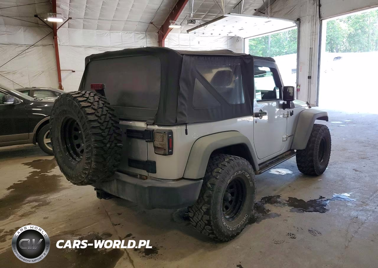 2011 Jeep Wrangler Sport VIN:1J4AA2D10BL511266 - 3