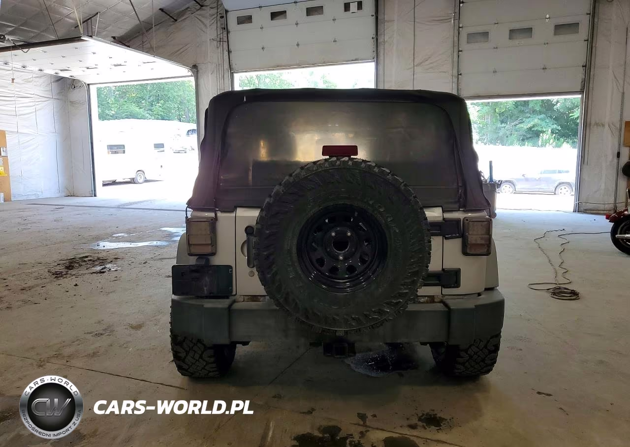 2011 Jeep Wrangler Sport VIN:1J4AA2D10BL511266 - 6