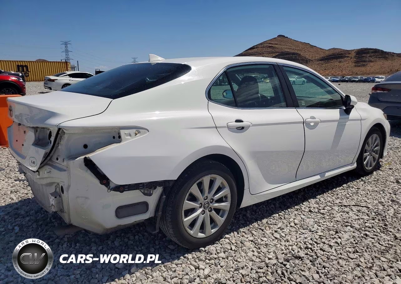 2019 Toyota Camry Le VIN:4T1B11HKXKU776659 - 3