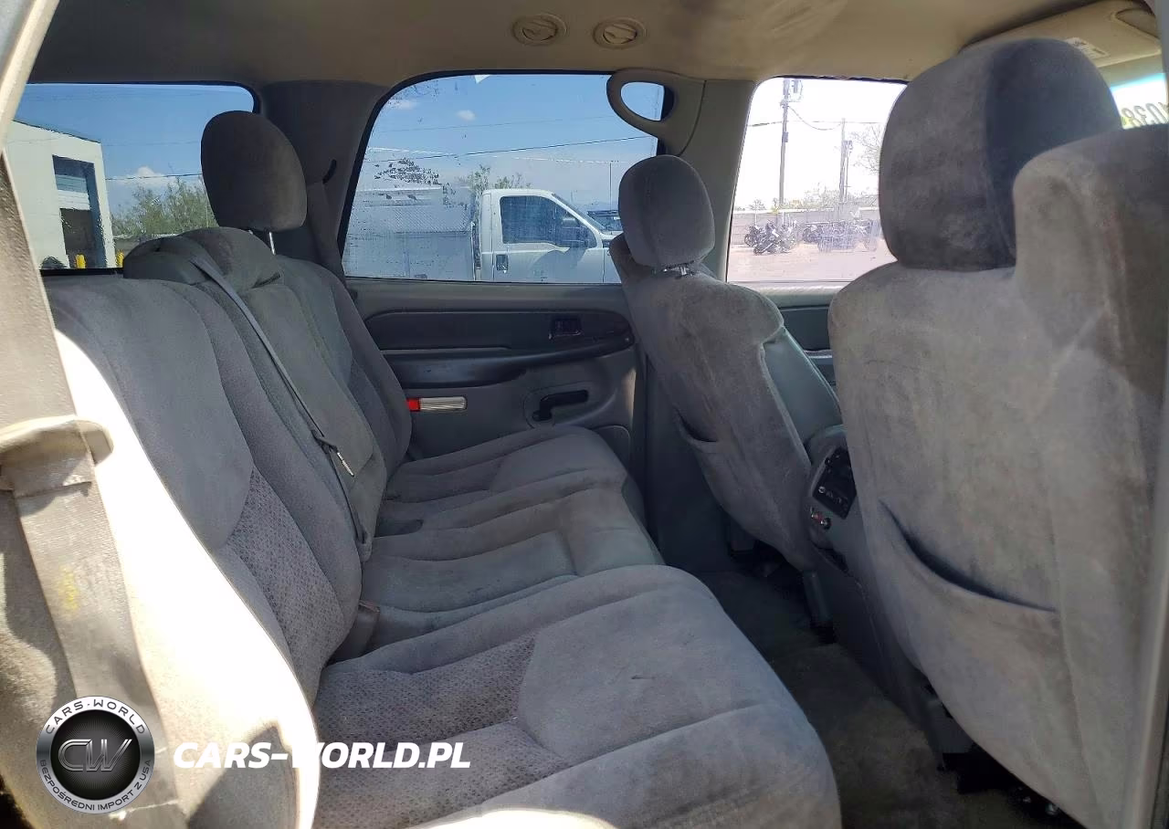 2003 Chevrolet Tahoe C1500 VIN:1GNEC13V63R135209 - 11