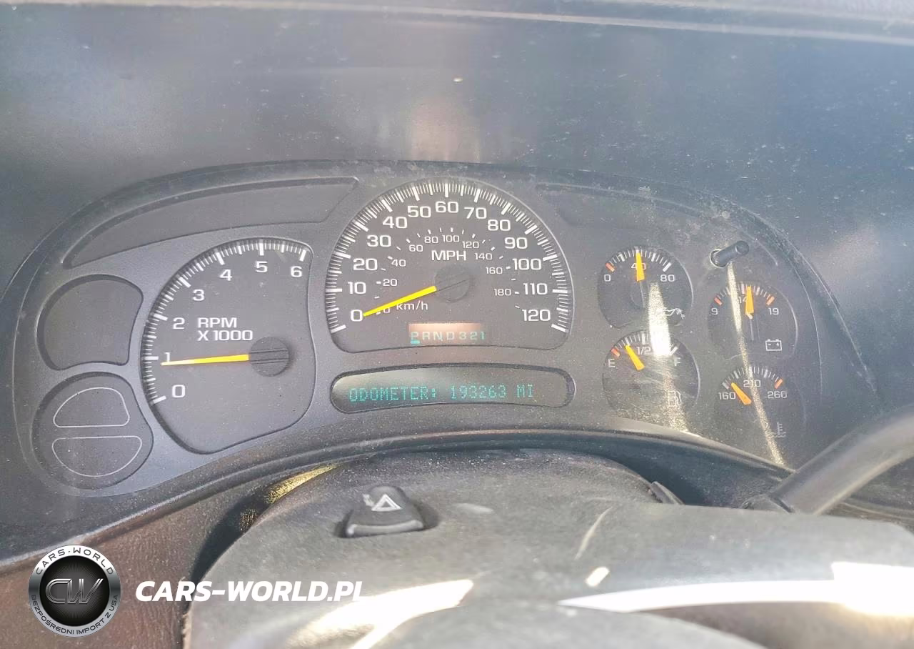 2003 Chevrolet Tahoe C1500 VIN:1GNEC13V63R135209 - 9