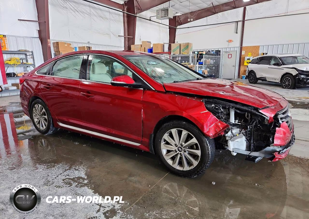 2015 Hyundai Sonata Sport VIN:5NPE34AF9FH042752 - 4