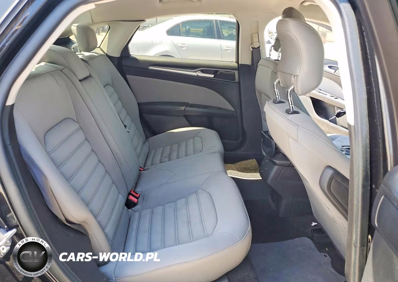 2015 Ford Fusion S Hybrid VIN:3FA6P0UU3FR139976 - 10