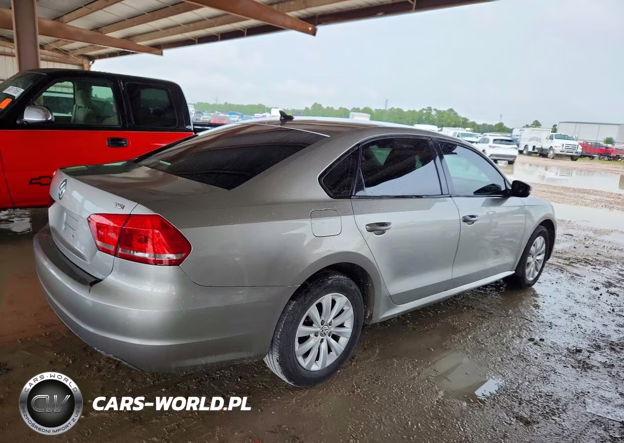 2014 Volkswagen Passat 1.8T Wolfsburg Edition VIN:1VWAT7A31EC086385 - 3