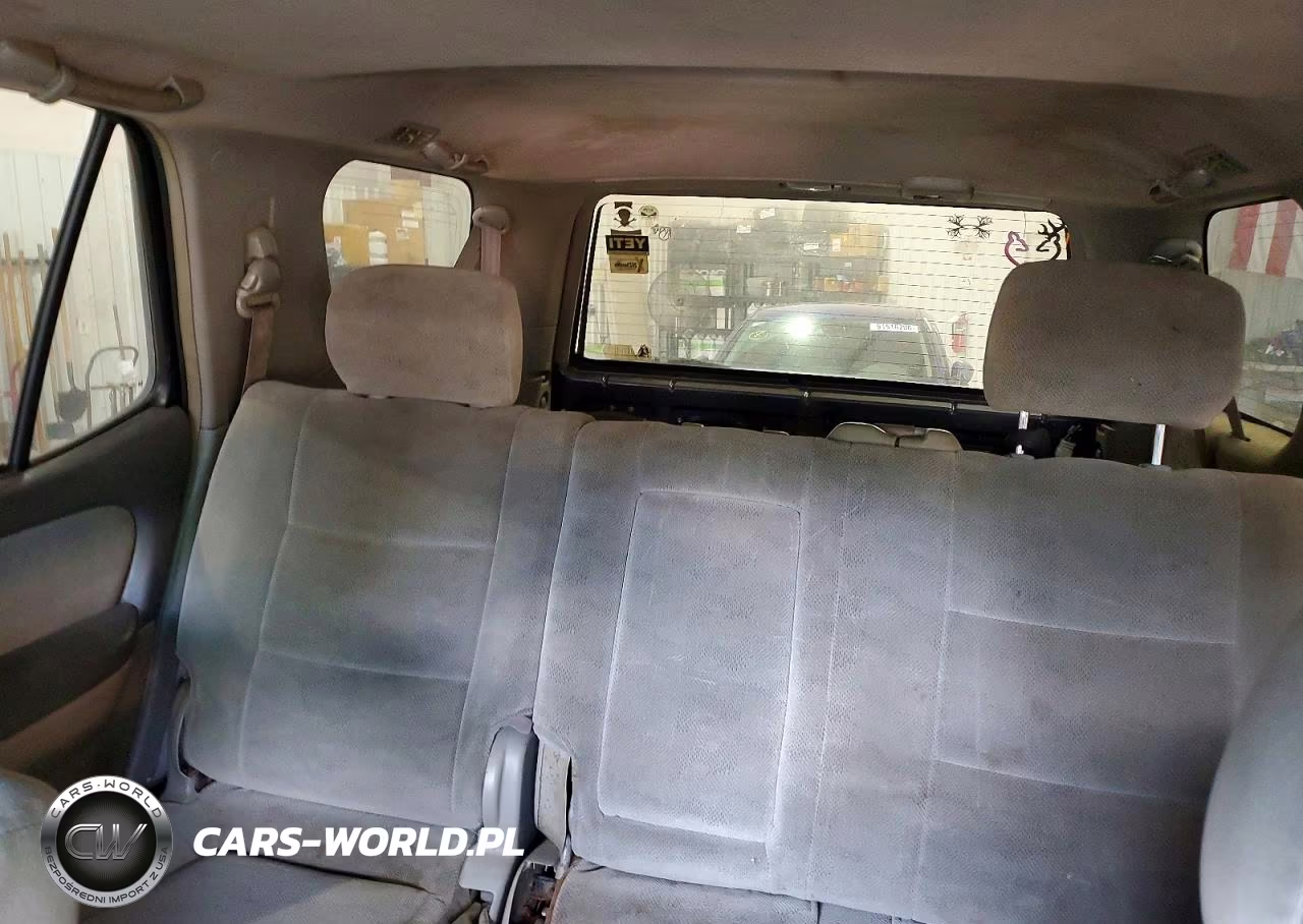 2005 Toyota Sequoia Sr5 VIN:5TDZT34A55S246114 - 10