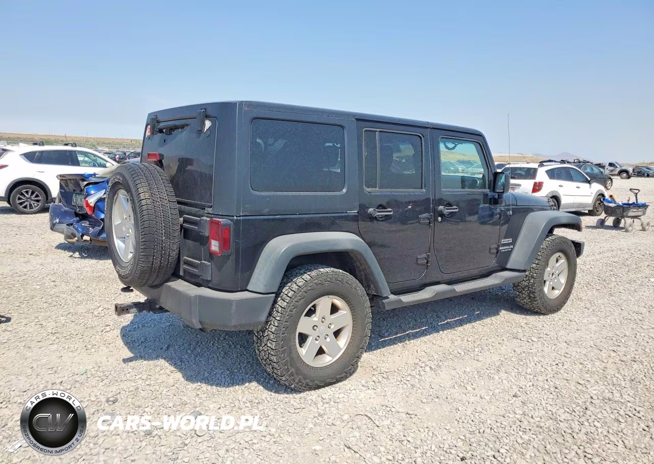 2011 Jeep Wrangler Unlimited Sport VIN:1J4BA3H18BL561353 - 3