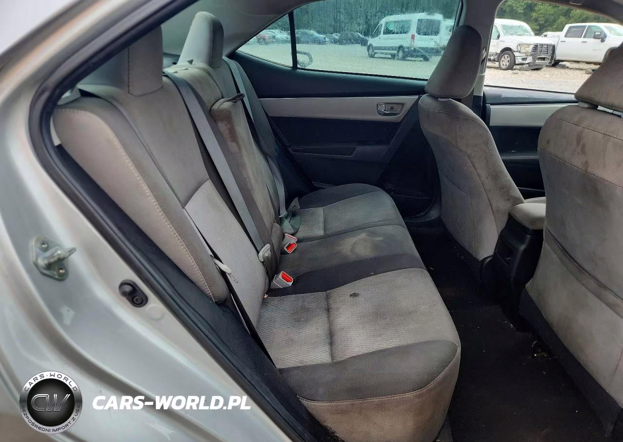 2018 Toyota Corolla Le VIN:5YFBURHE1JP782009 - 10