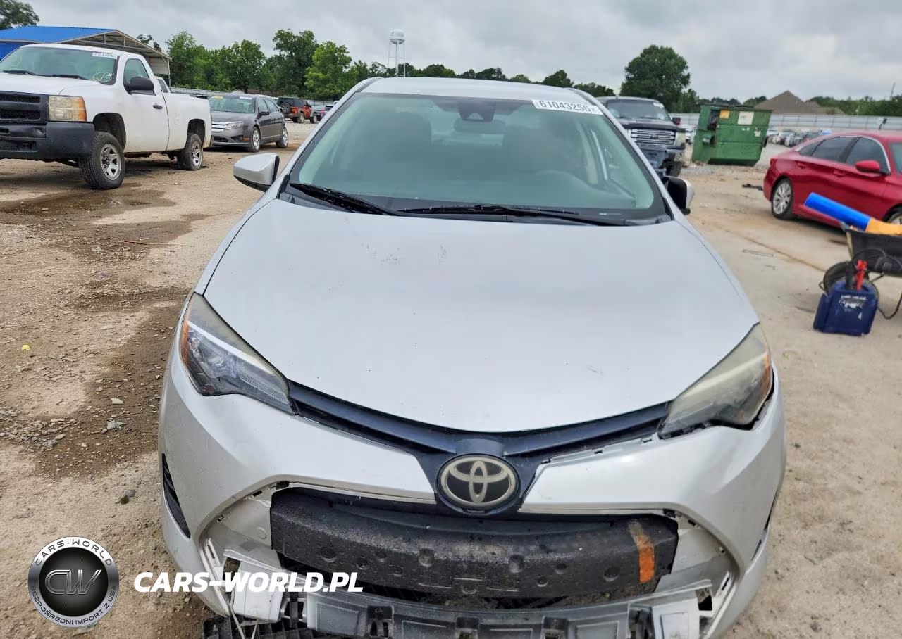 2018 Toyota Corolla Le VIN:5YFBURHE1JP782009 - 5