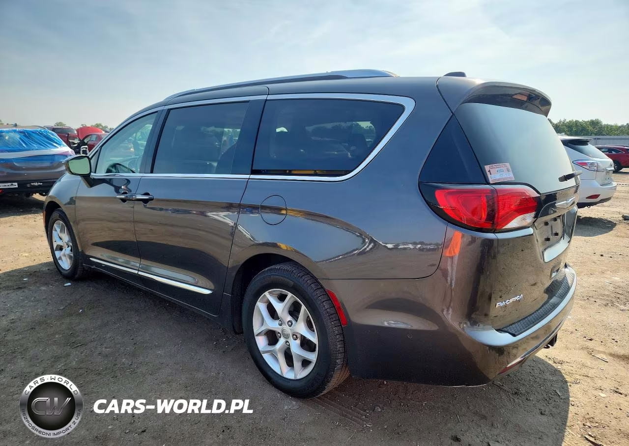2018 Chrysler Pacifica Touring L Plus VIN:2C4RC1EG7JR157882 - 2