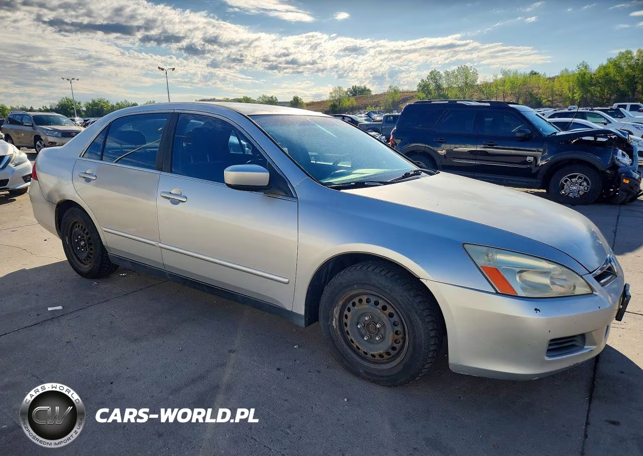 2007 Honda Accord Lx VIN:JHMCM56477C004384 - 4
