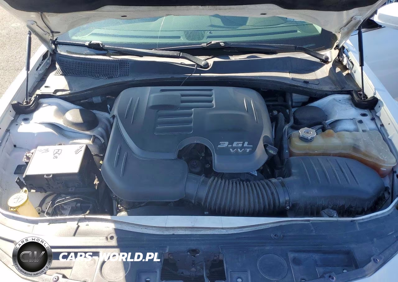 2015 Chrysler 300 Limited VIN:2C3CCAAG5FH785775 - 11