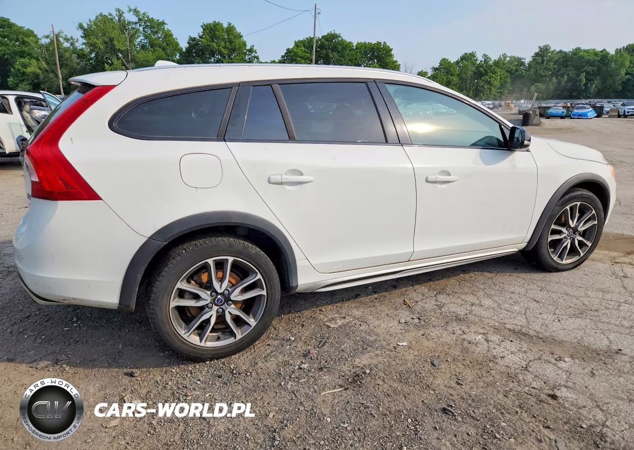 2016 Volvo V60 Cross Country Premier VIN:YV4612HK5G1008606 - 3