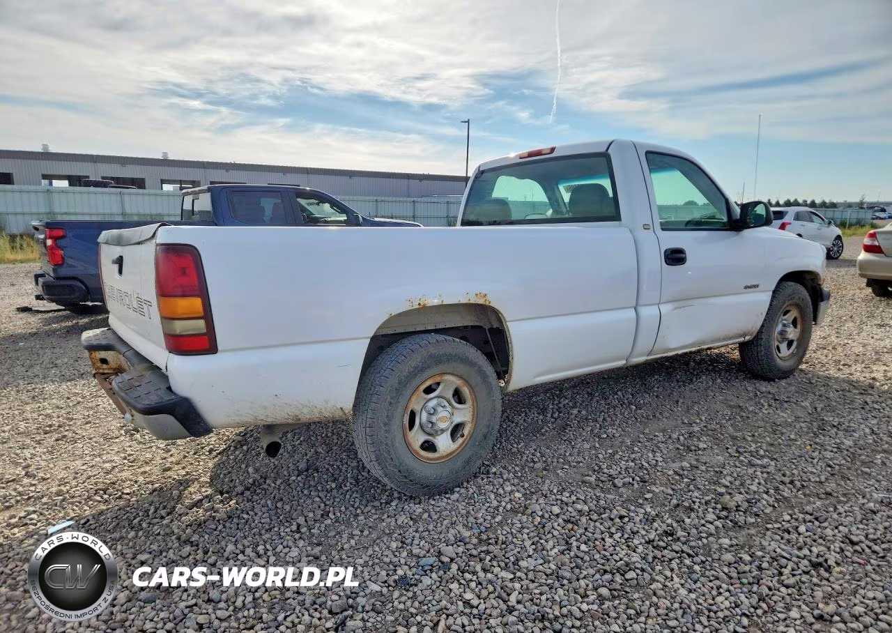 1999 Chevrolet Silverado C1500 VIN:1GCEC14W0XE144517 - 3