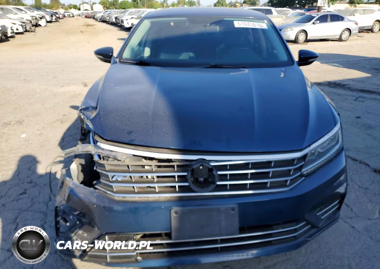 2018 Volkswagen Passat VIN:1VWAA7A34JC016718 - 5