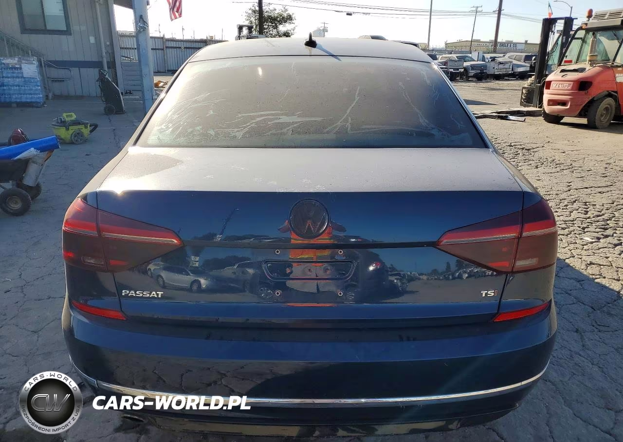 2018 Volkswagen Passat VIN:1VWAA7A34JC016718 - 6