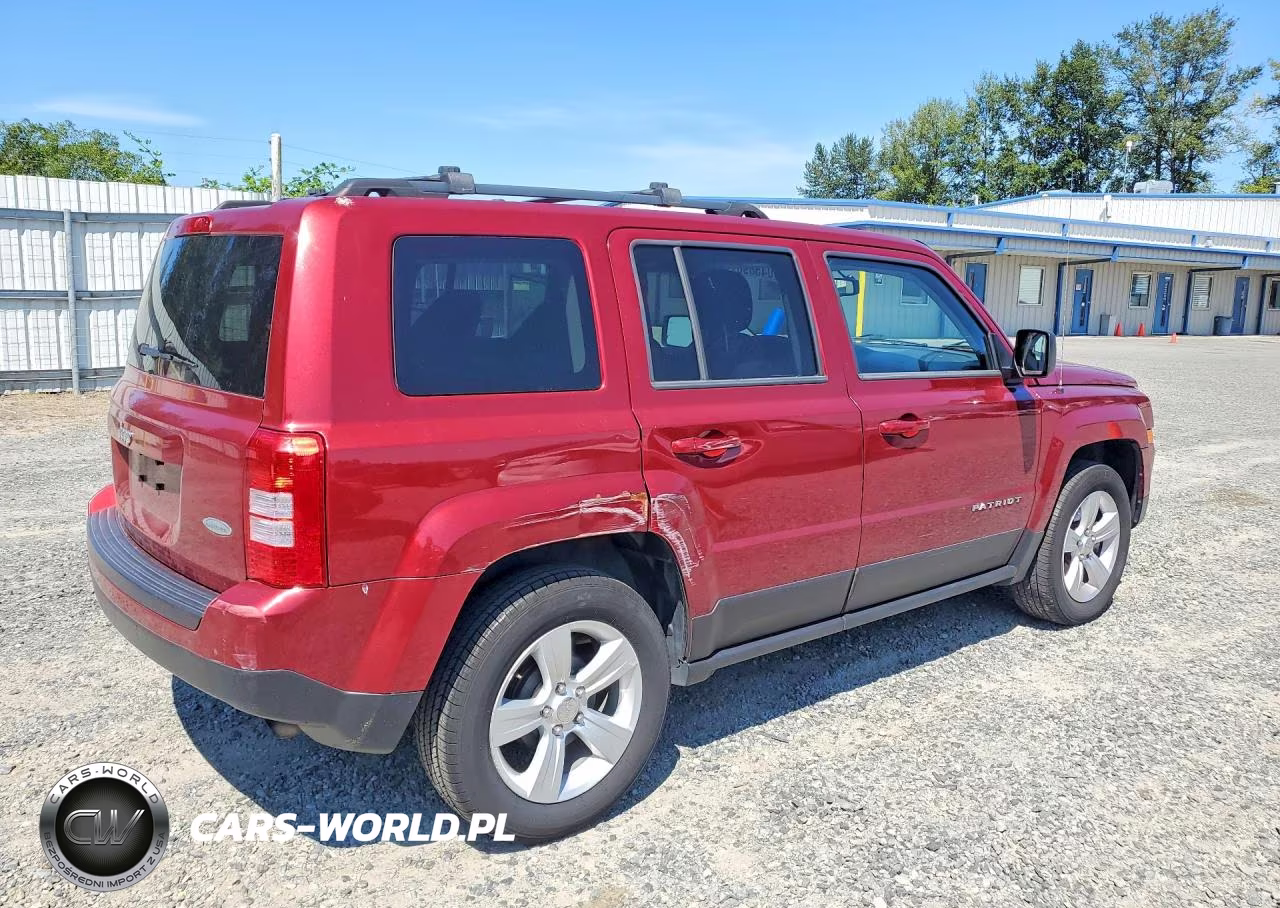 2014 Jeep Patriot Latitude VIN:1C4NJPFAXED509699 - 3