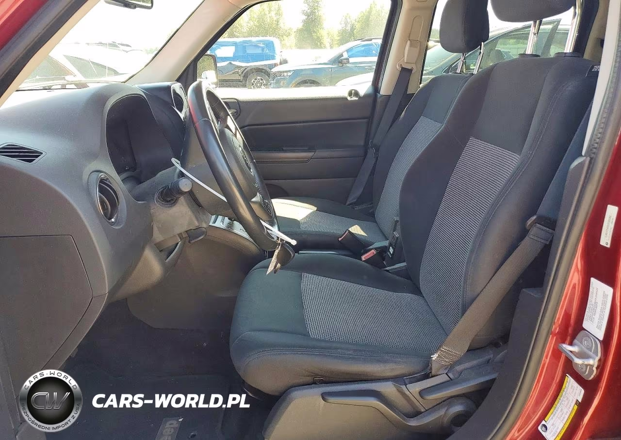 2014 Jeep Patriot Latitude VIN:1C4NJPFAXED509699 - 7