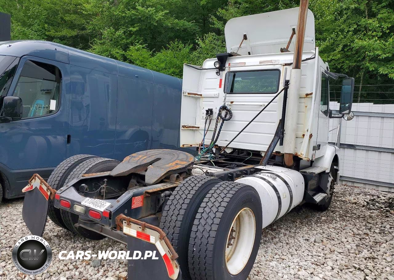 2014 Volvo Vnm Semi Truck VIN:4V4M19EG1EN170147 - 3