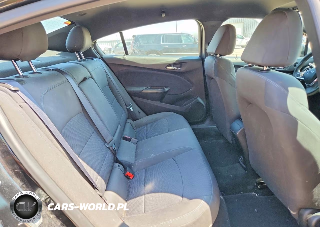 2019 Chevrolet Cruze Lt VIN:1G1BE5SM7K7111672 - 10