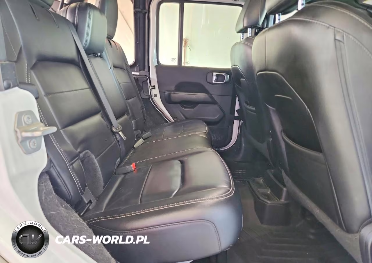 2021 Jeep Wrangler Unlimited Sahara VIN:1C4HJXEN3MW846994 - 11