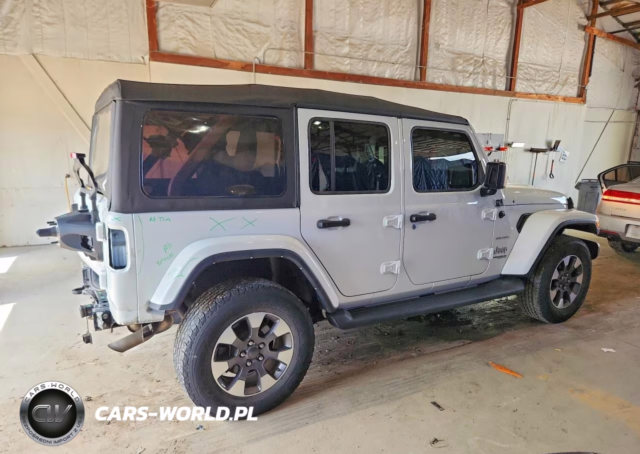 2021 Jeep Wrangler Unlimited Sahara VIN:1C4HJXEN3MW846994 - 3