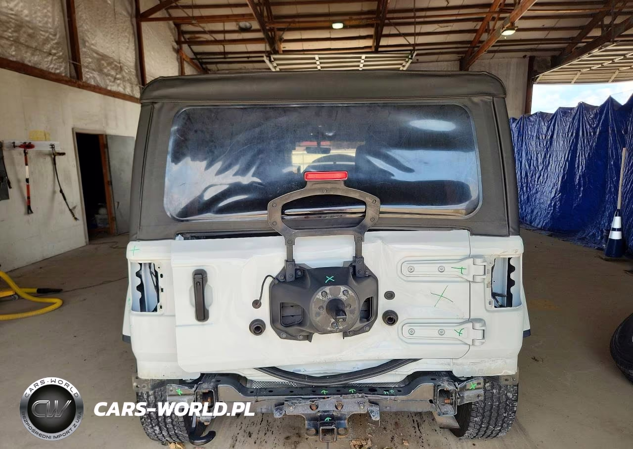 2021 Jeep Wrangler Unlimited Sahara VIN:1C4HJXEN3MW846994 - 6
