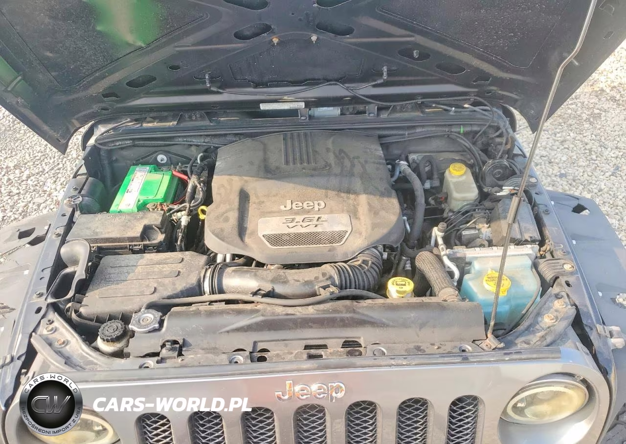 2013 Jeep Wrangler Unlimited Sport VIN:1C4BJWDGXDL588042 - 12