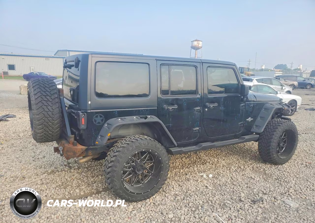 2013 Jeep Wrangler Unlimited Sport VIN:1C4BJWDGXDL588042 - 3