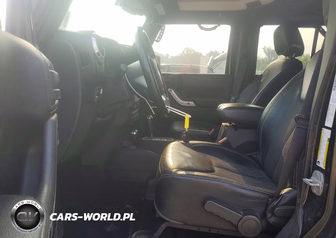 2013 Jeep Wrangler Unlimited Sport VIN:1C4BJWDGXDL588042 - 7