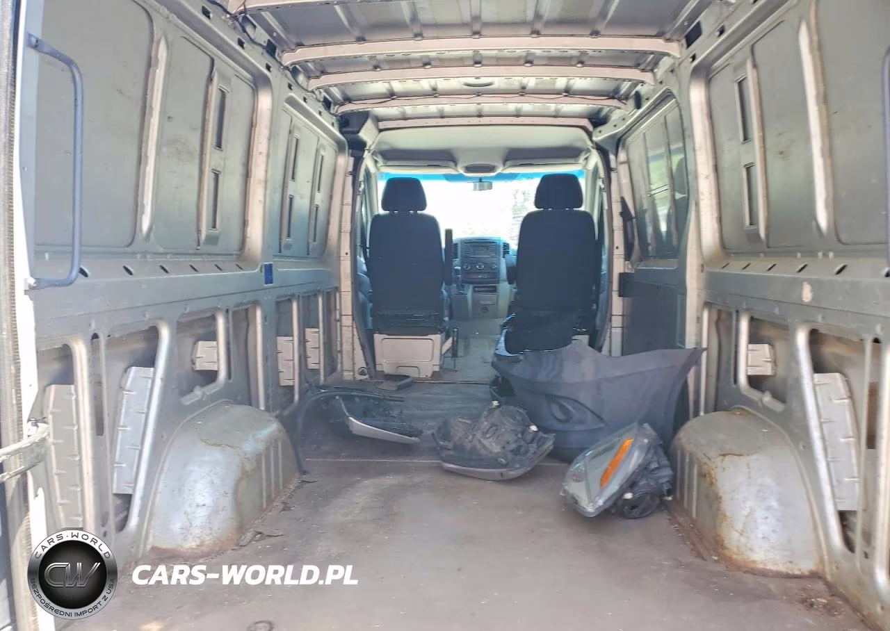 2015 Mercedes-Benz Sprinter 2500 Delivery Van VIN:WD3PE7CCXFP123622 - 10