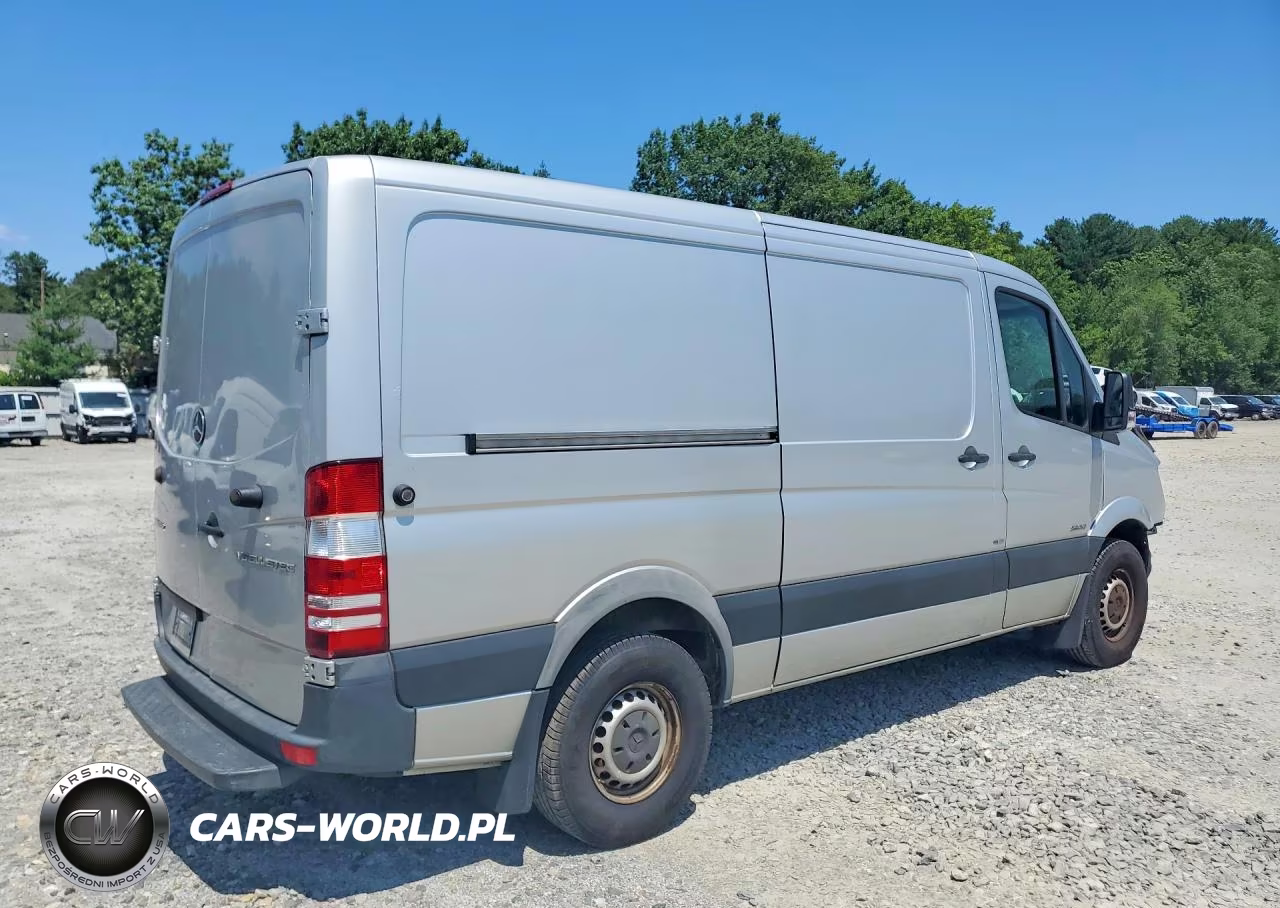 2015 Mercedes-Benz Sprinter 2500 Delivery Van VIN:WD3PE7CCXFP123622 - 3
