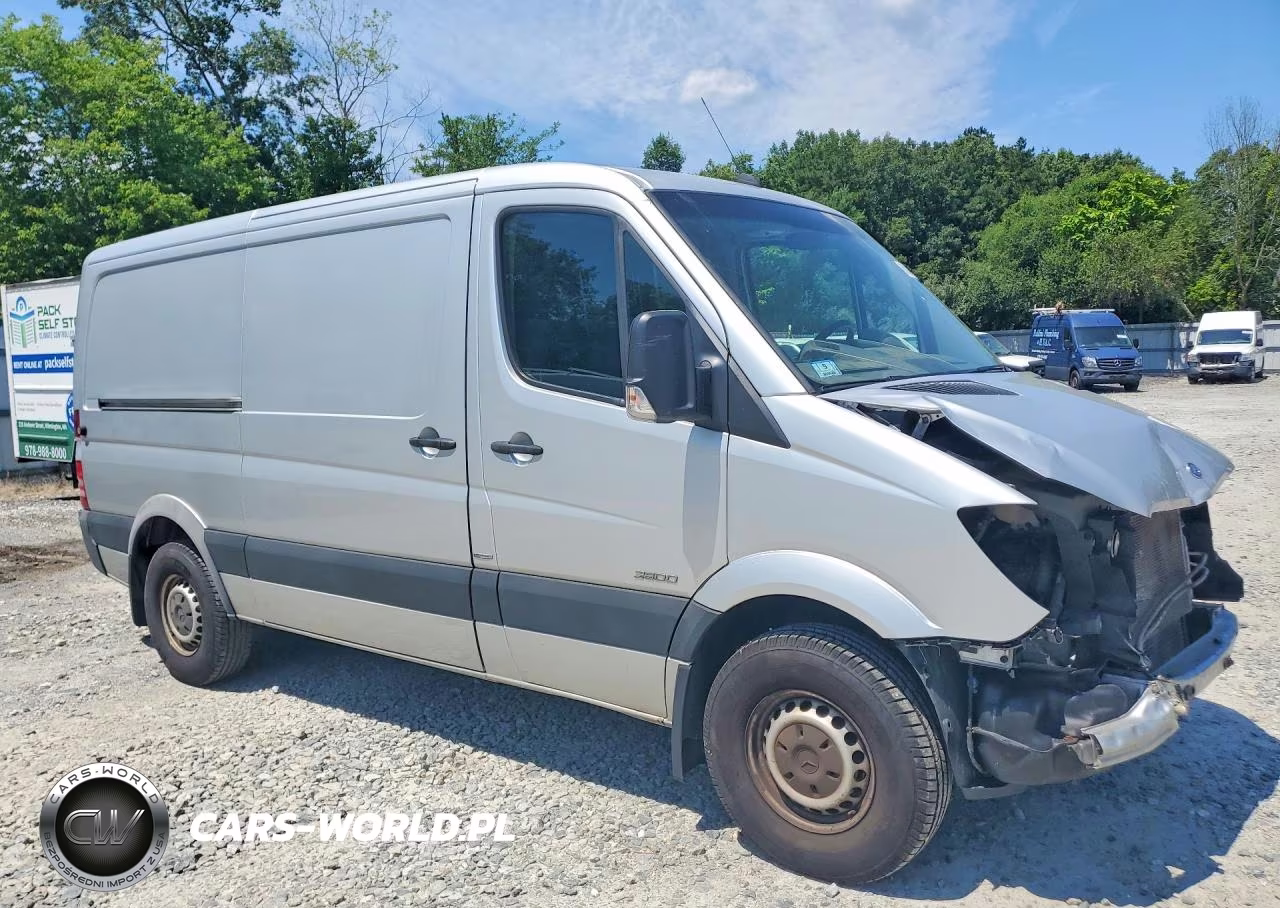 2015 Mercedes-Benz Sprinter 2500 Delivery Van VIN:WD3PE7CCXFP123622 - 4