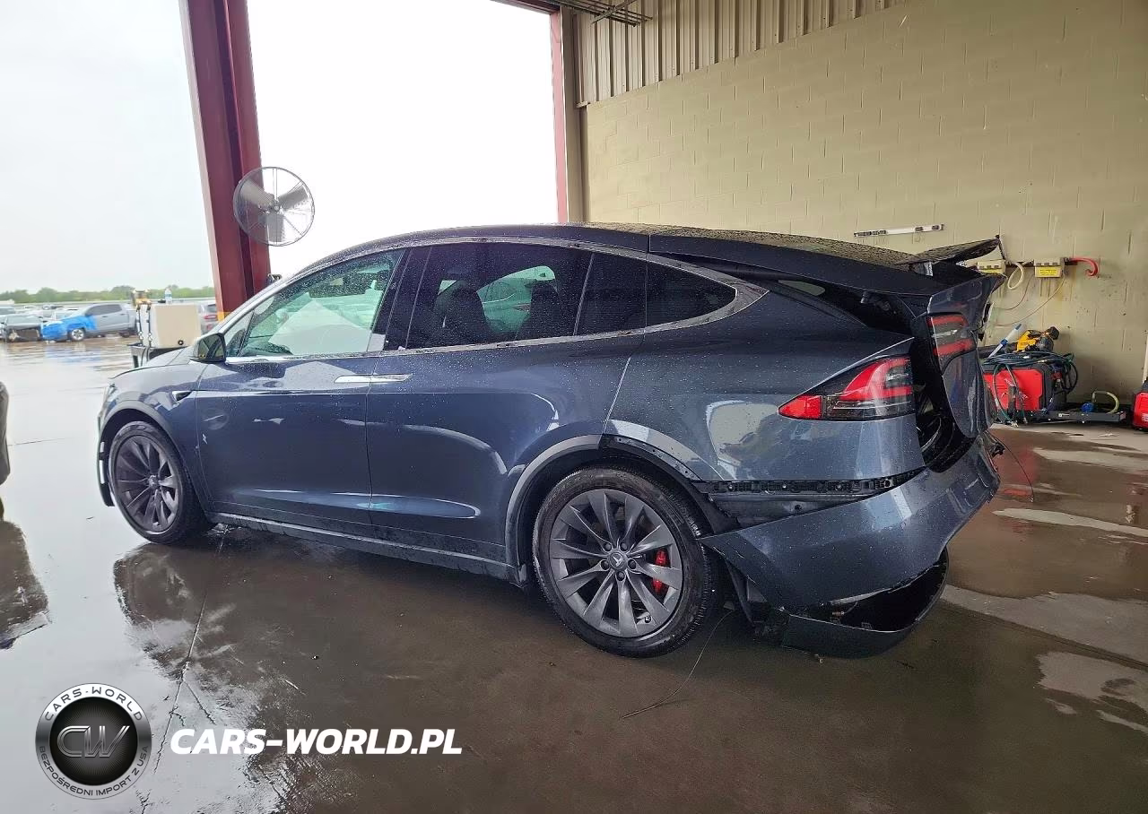 2018 Tesla Model X VIN:5YJXCDE44JF081127 - 2