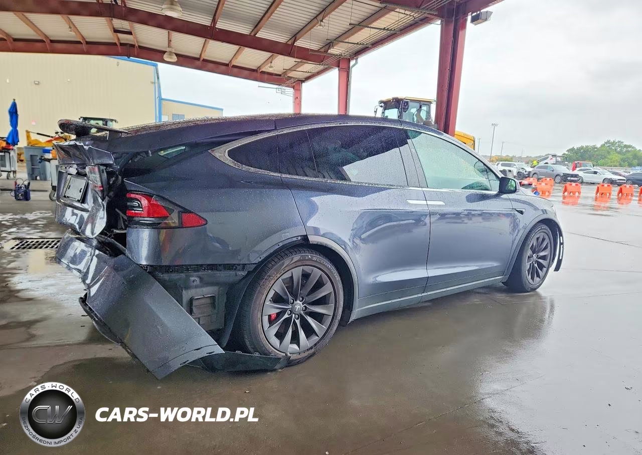 2018 Tesla Model X VIN:5YJXCDE44JF081127 - 3
